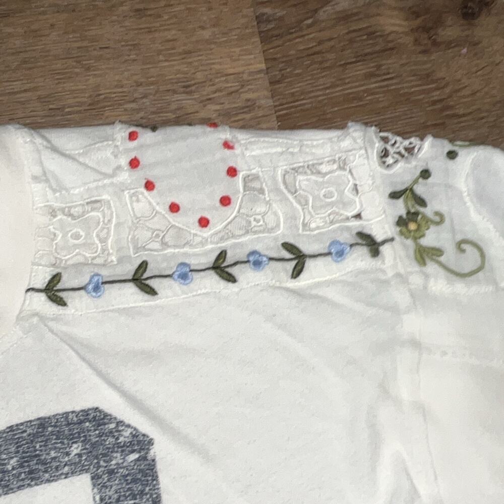 We The Free Womens White Knit Top Graphic Print Embroidered Lace LS Crew L - Picture 6 of 7